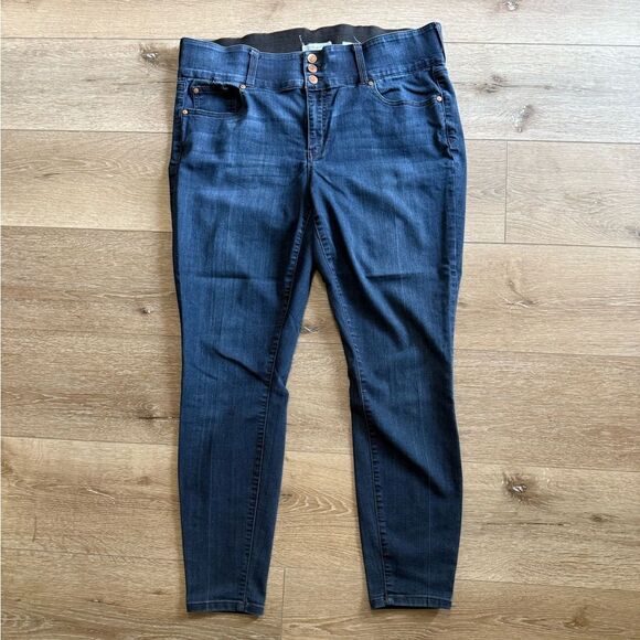 Women's Blue Jeans A Beautiful Soul Sz 18 Skinny Jeans - Picture 1 of 4